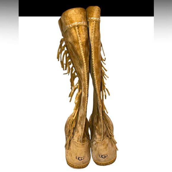 Ugg Australia Mammoth Suede Fringe Boots, US 8.5 women EUC - Picture 2 of 11